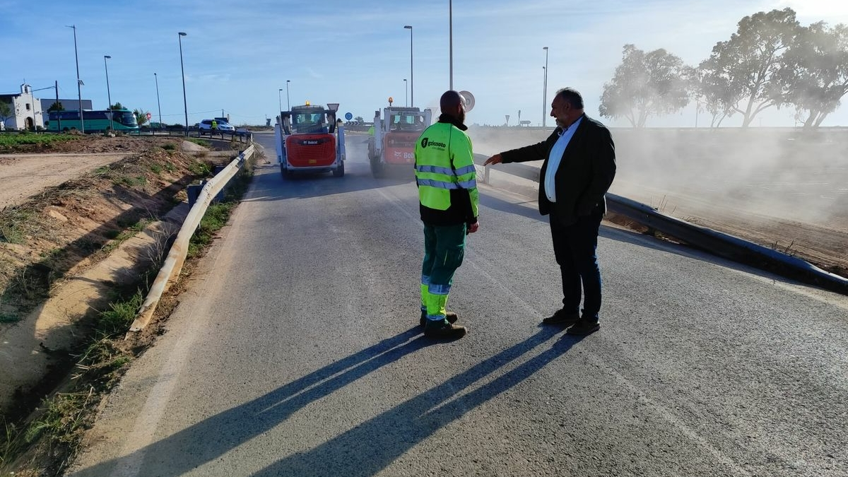 El Plan De Asfalto Comienza Sus Trabajos En La Carretera De Acceso Al