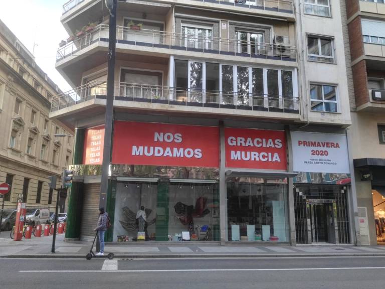 carga lista En expansión La tienda de telas que creció con la Gran Vía se traslada a la Plaza de  Santo Domingo - Murciaplaza