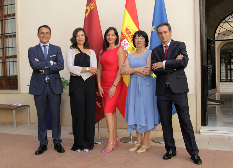 De izquierda a derecha, los cinco secretarios generales que en agosto eran designados por Ciudadanos: Antonio Sánchez, Elena García, Elena Avilés, Nélida Jiménez y Antonio Zamora. Foto: CS