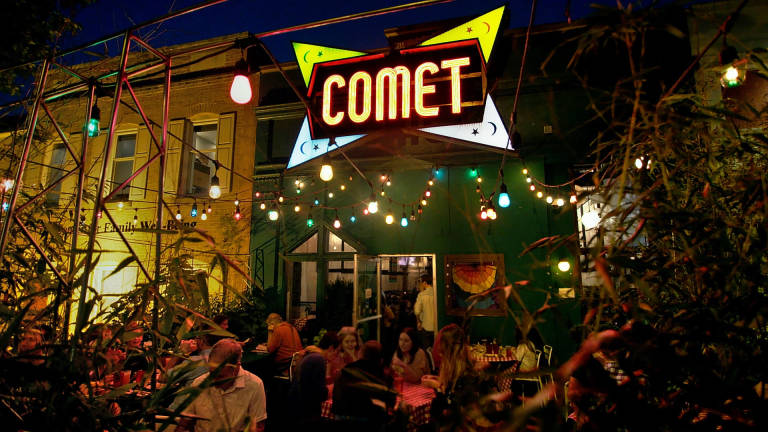 Fachada del restaurante Comet Ping Pong en Washington D.C