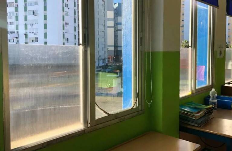 Los colegios de Águilas tendrán placas de policarbonato en las ventanas  para combatir el frío - Murciaplaza