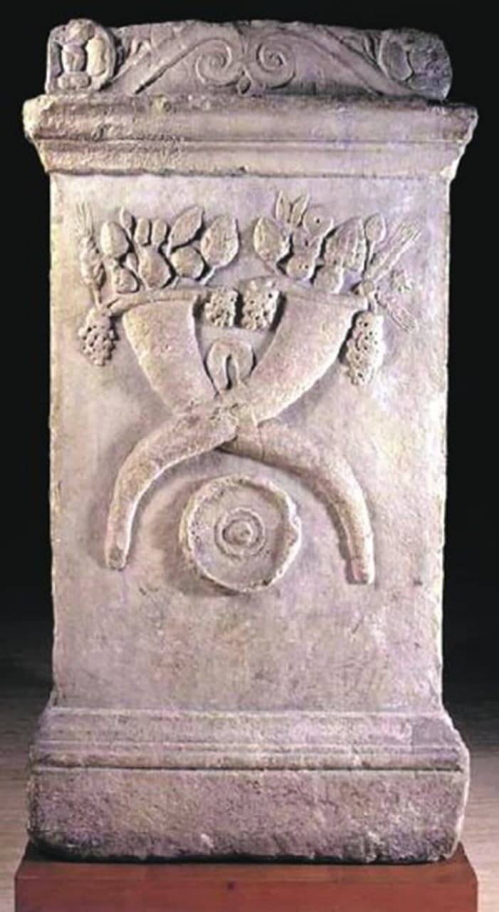 Ara Pacis o Altar de la Salud, datado en el siglo I d.C, hallado en Cartagena