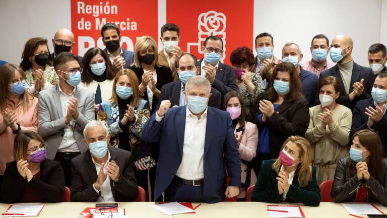 Primera reunión de la nueva ejecutiva del PSRM-PSOE, en Princesa. Foto: MARCIAL GUILLÉN (EFE)