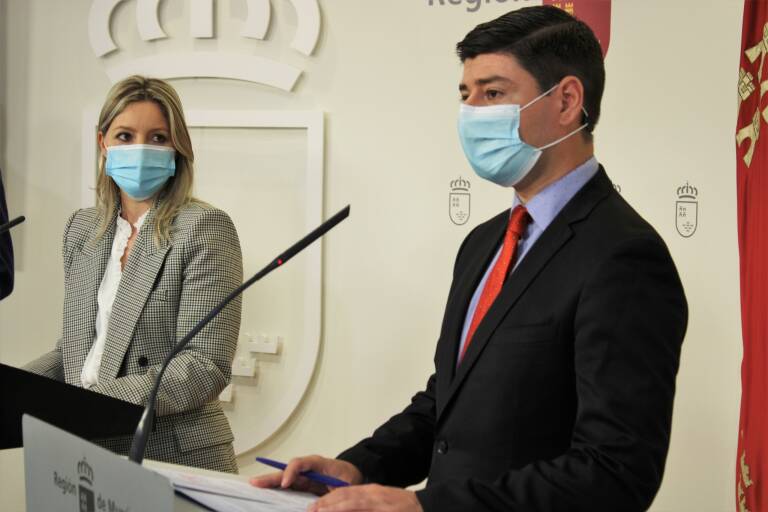 Sánchez Torregrosa, junto con Martínez Vidal, el jueves, en su primera rueda de prensa. Foto: CARM