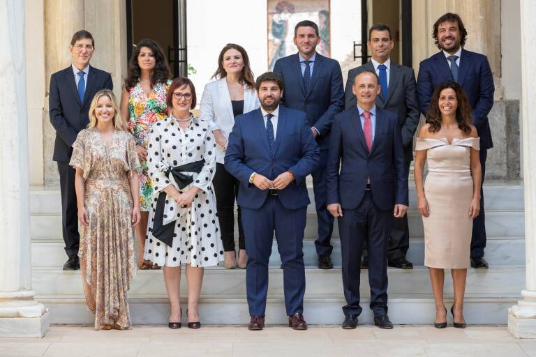 Foto de familia del Gobierno regional en 2019. Foto: MARCIAL GUILLÉN (EFE)