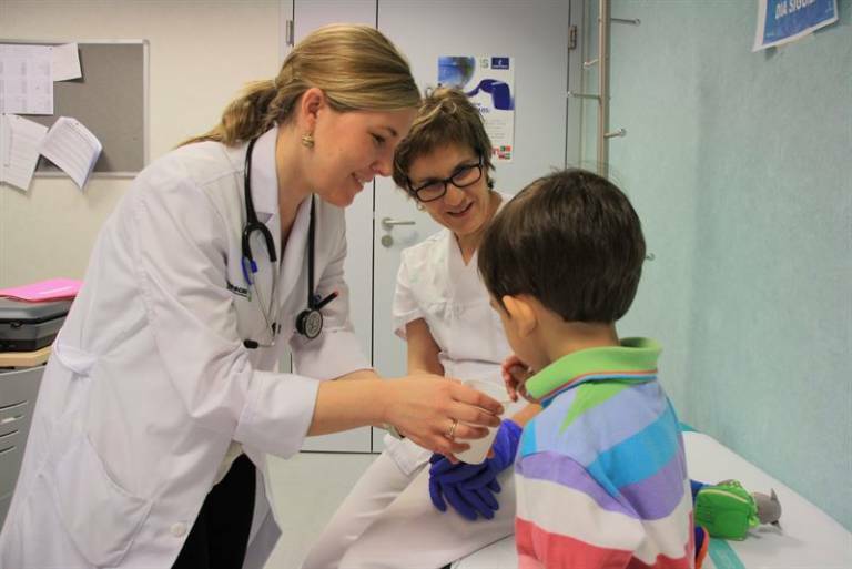 Los hospitales de la Región lanzarán besos al aire por el 'Día del Niño  Hospitalizado' - Murciaplaza