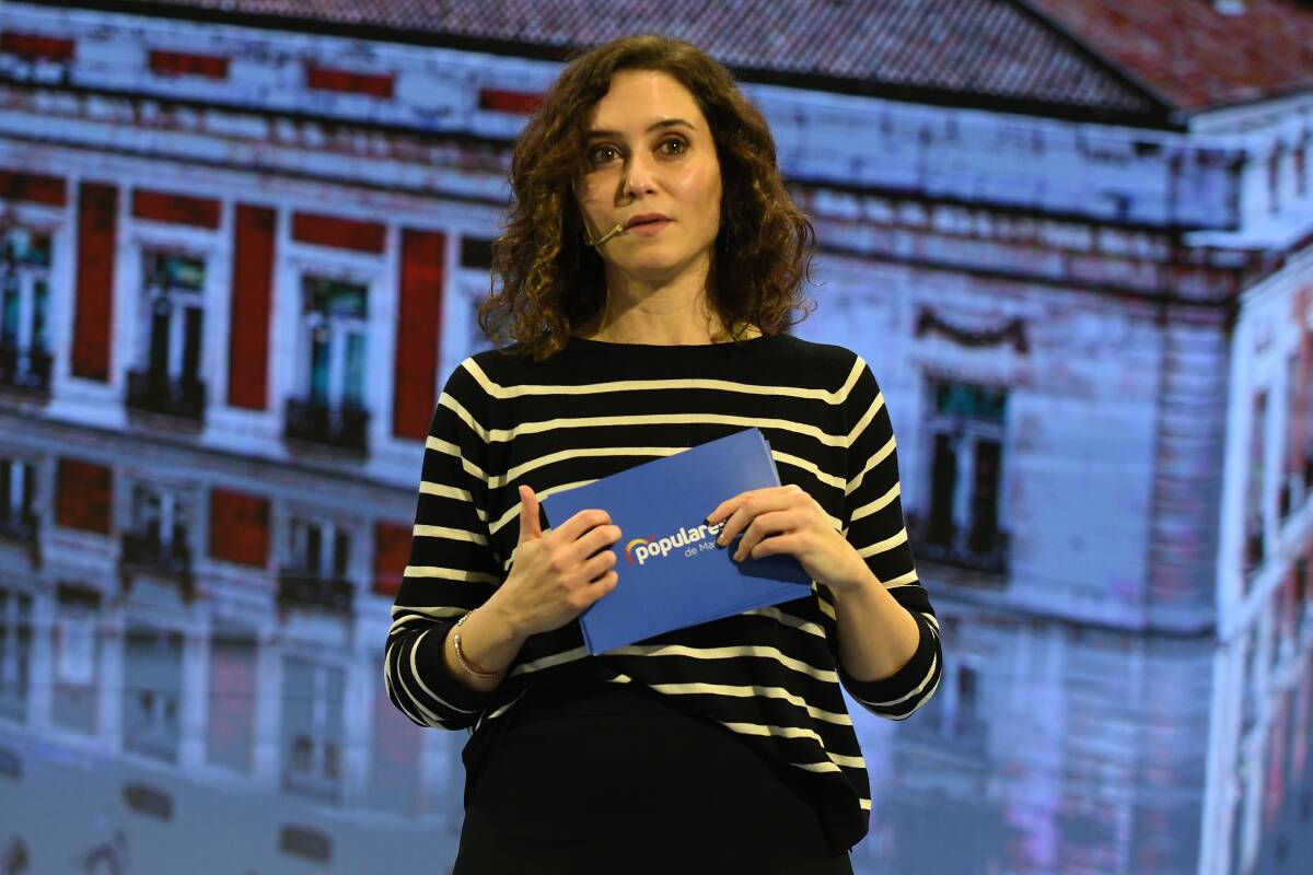La presidenta de la Comunidad de Madrid, Isabel Díaz Ayuso, en León. Foto: J. CASARES (EFE)