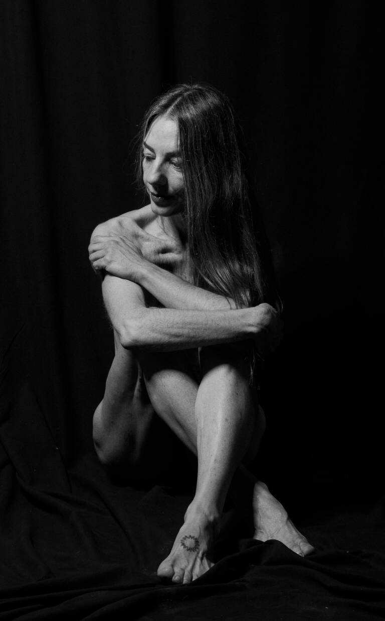 El desnudo como acto de empoderamiento: Eduardo Replinger fotografía a 40  mujeres para su proyecto 'Ellas' - Murciaplaza