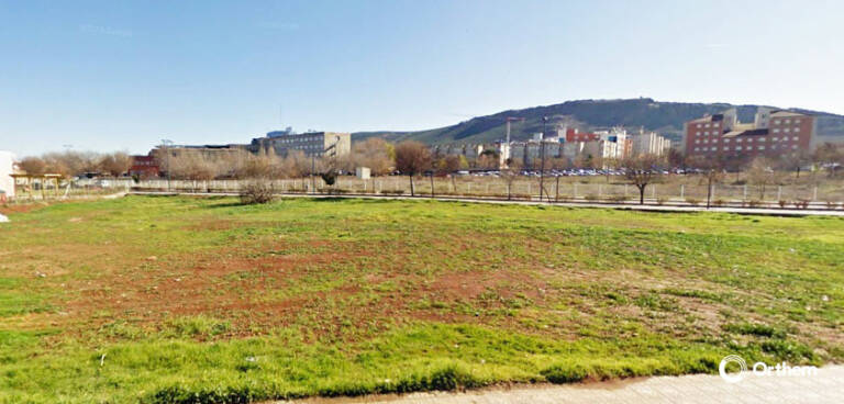 Imagen del terreno en el que se construirá la comisaría. Foto: HOZONO GLOBAL