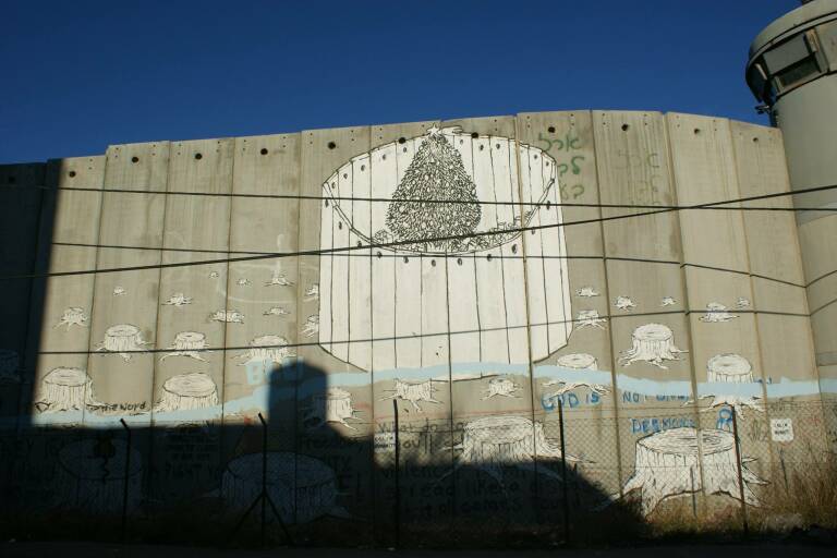 Muro que rodea a Cisjordania, a sus municipios y a viviendas privadas. A.P.