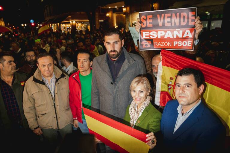  José Ángel Antelo, junto con Luis Gestoso y militantes de Vox, en Princesa, Murcia. Foto: VOX