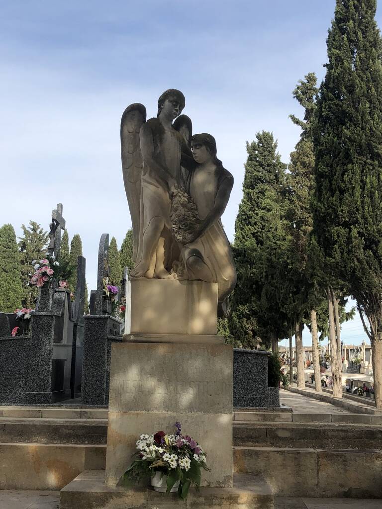 Ángel en la tumba de Matilde Palacios
