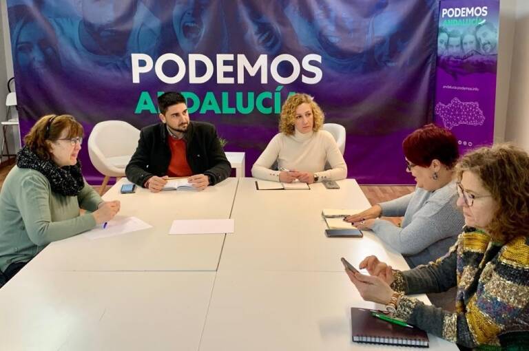 La candidata de la coalición Podemos-Izquierda Unida, Susana Hornillo, y el candidato de IU Ismael Sánchez. Foto: PODEMOS-IZQUIERDA UNIDA
